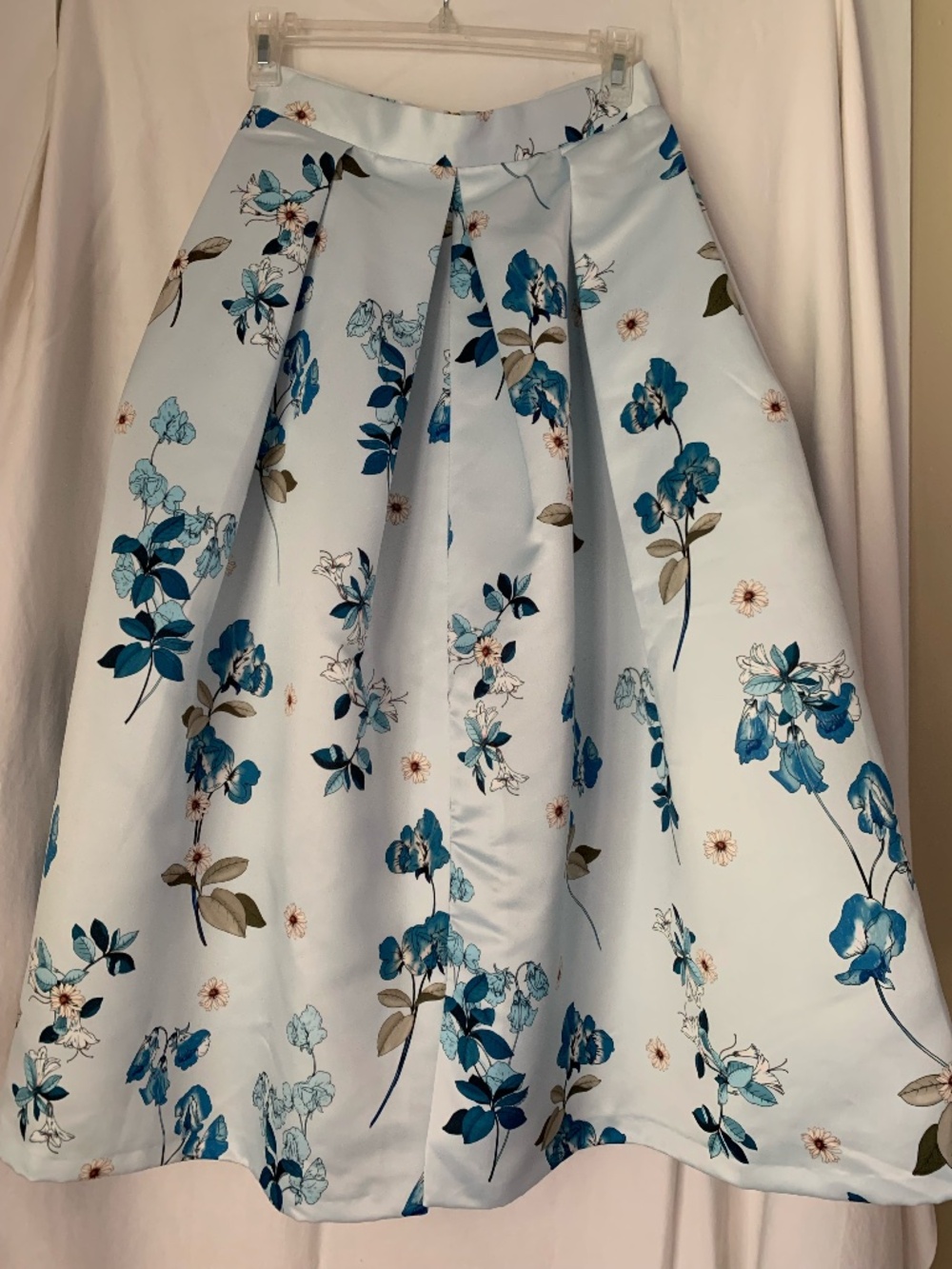 Closet London light blue floral pleated sateen midi skirt